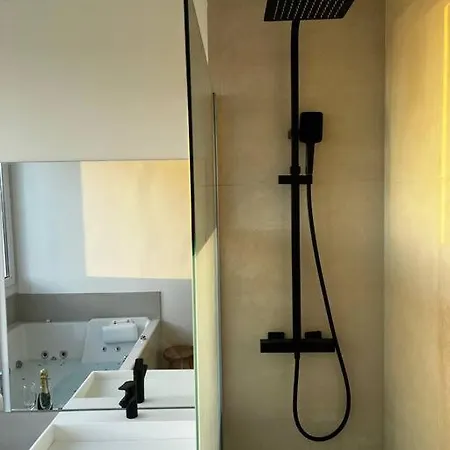 Suite « Body Love » - Jacuzzi Privatif Créteil Extérieur photo